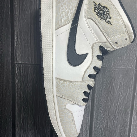 Nike Air Jordan 1 Retro High Elephant Pure Platinum White Black US Mens size 13 - Picture 9 of 12
